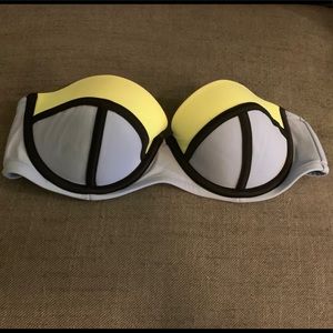 Victoria’s Secret “The Flirt Bandeau” 34C